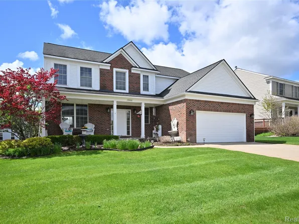 57813 Cider Mill Dr, New Hudson, MI 48165