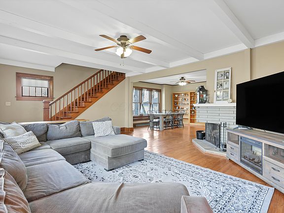 5th image of 220 Coshocton Ave