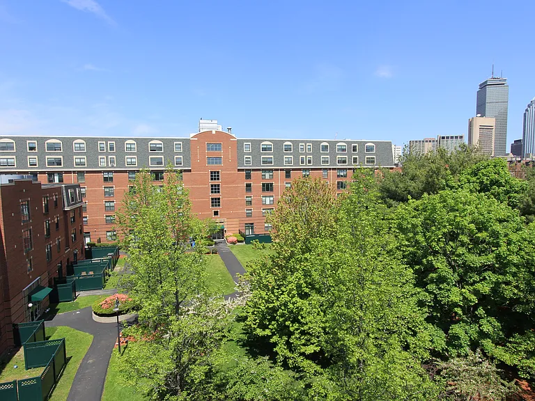 Douglass Apartments — Photo 4