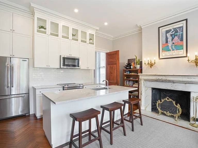 334 Beacon St #6 — Photo 3