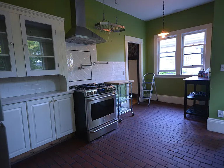 1153 17th Ave E — Photo 12