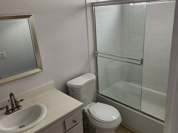 4th image of 5809 Reseda Blvd APT 211