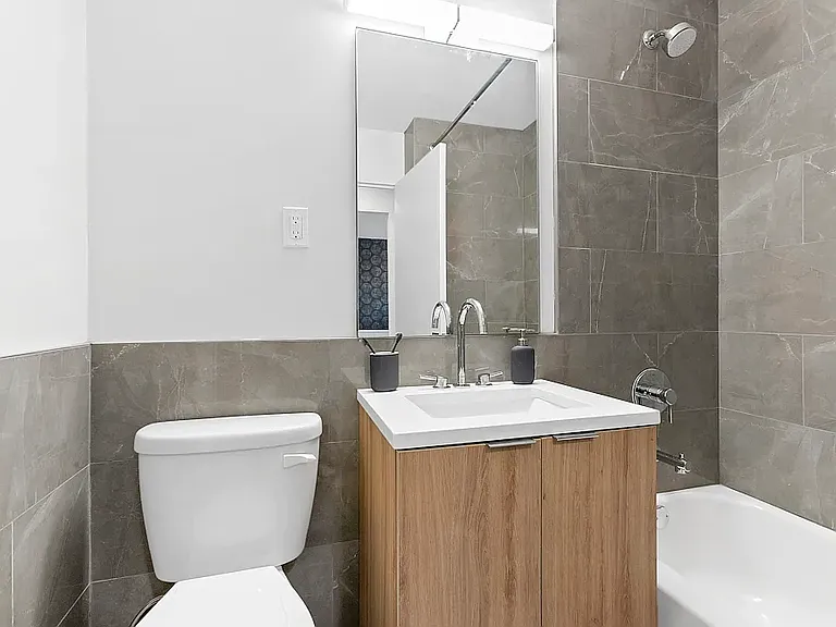 546 Main St #903 — Photo 5