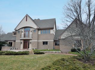 1319 Creekside Ct, Grafton, WI 53024