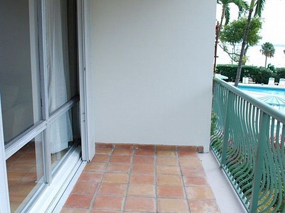 4th image of 1408 SE Bayshore Dr APT 206