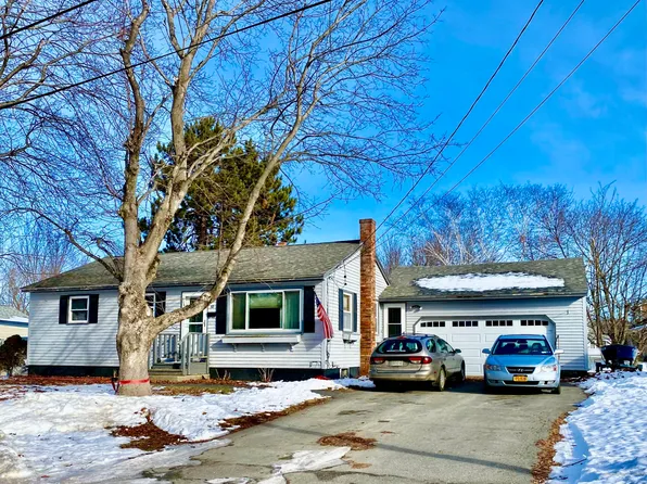 52 Cedar St, Old Town, ME 04468
