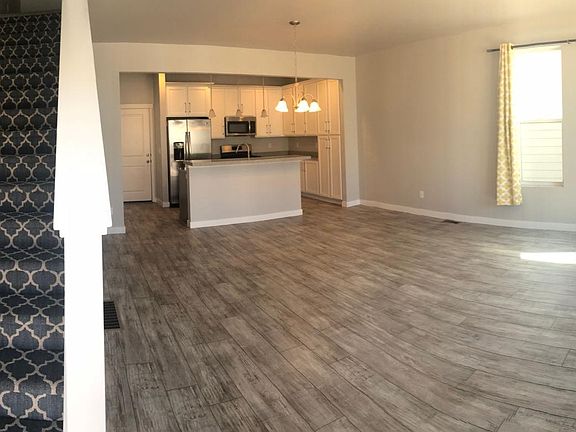 2nd image of 1052 W Narrows Lane