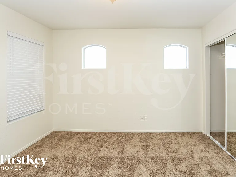 4333 Matinee Ave — Photo 16