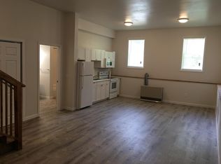 2 Sugartree Ln #D, Essex Junction, VT 05452