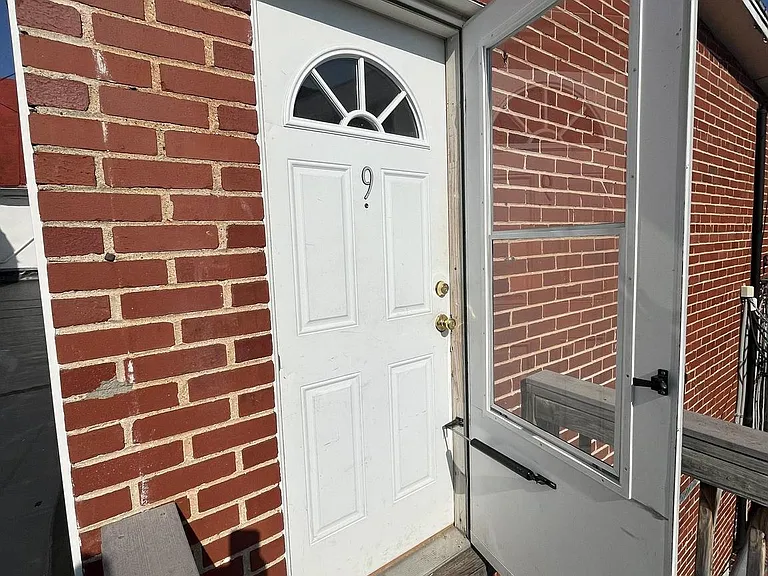 44 S Loudoun St #9 — Photo 1