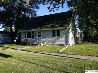 851 8th St NW, Mason City, IA 50401