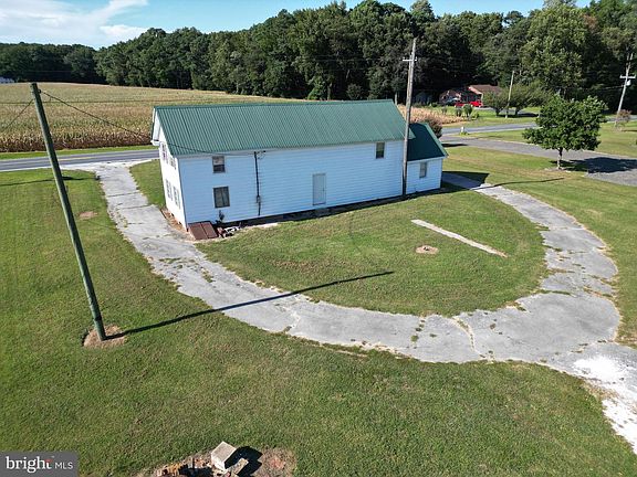 4th image of 4070 Woodpecker Rd