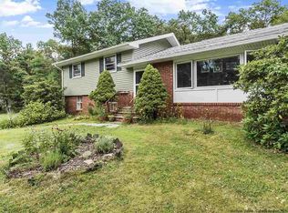 39 Maverick Rd, Hurley, NY 12498