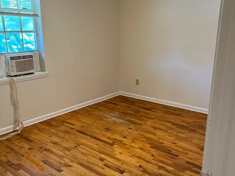 261 Keel Ave — Photo 7