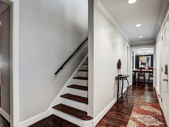 5th image of 12111 Waldemar Dr