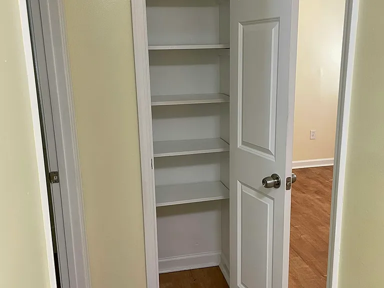 6910 Damascus Rd — Photo 10