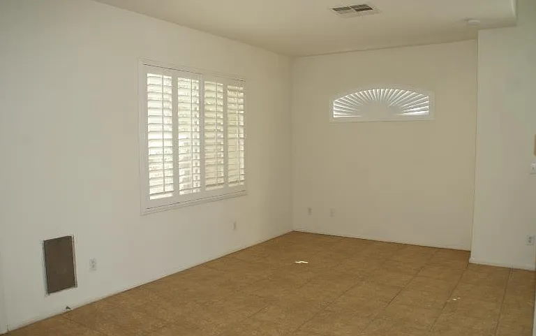 5010 Whispy Breeze Ave — Photo 22