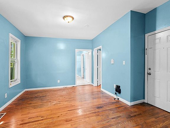 2nd image of 681 S 11Th St #3