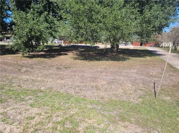 Hilda Ln, Marksville, LA 71351