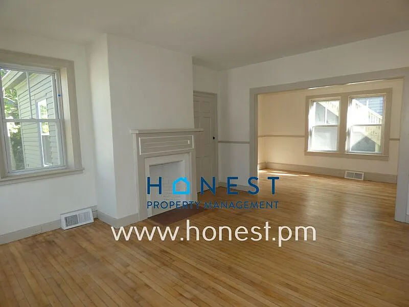 3 bed, 2.0 bath, 1800 sqft, $2,400 — Photo 2