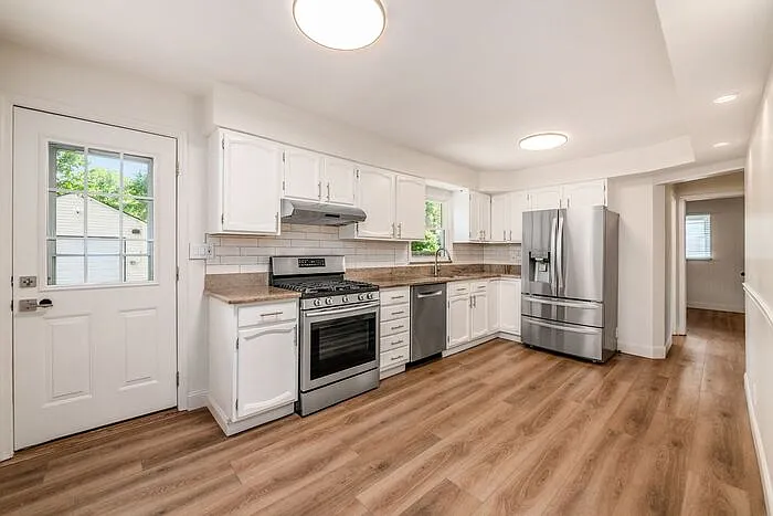 2135 Wesleyan Dr — Photo 9