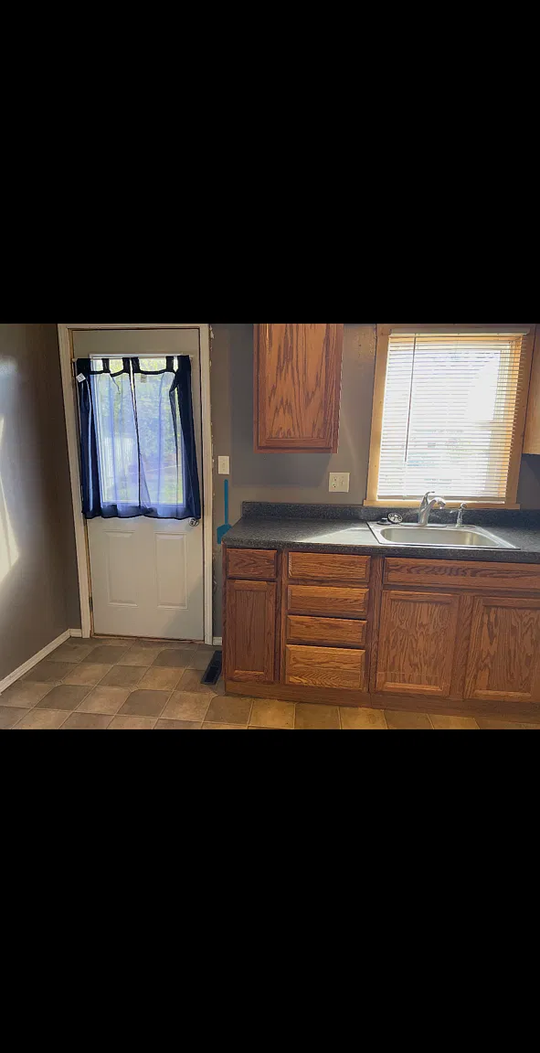 2 bed, 600 sqft, $700 — Photo 4