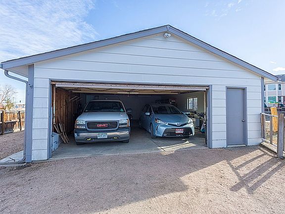 220v electric, 110v exterior