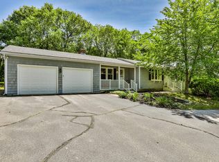 325 Wallace Rd, Bedford, NH 03110