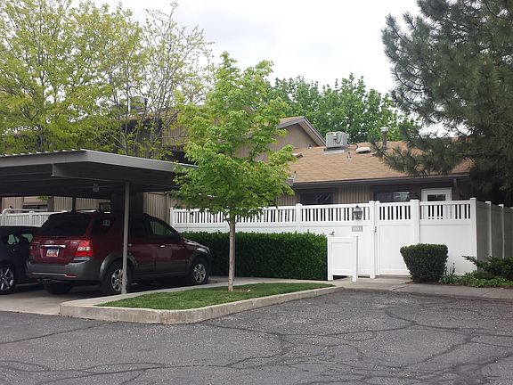 Parking, Back entrance, Patio