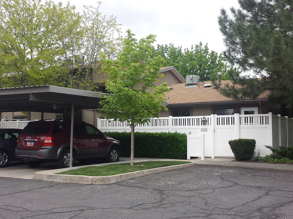 Parking, Back entrance, Patio