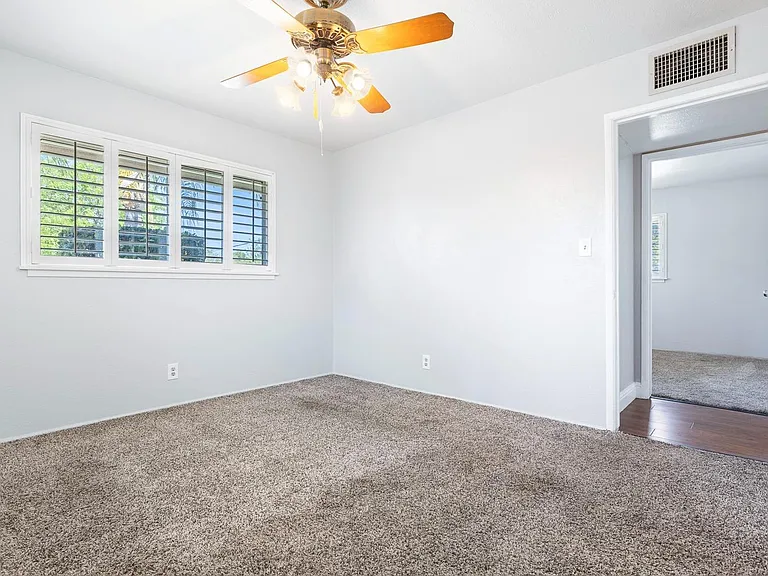 1511 E Almendra Dr — Photo 21