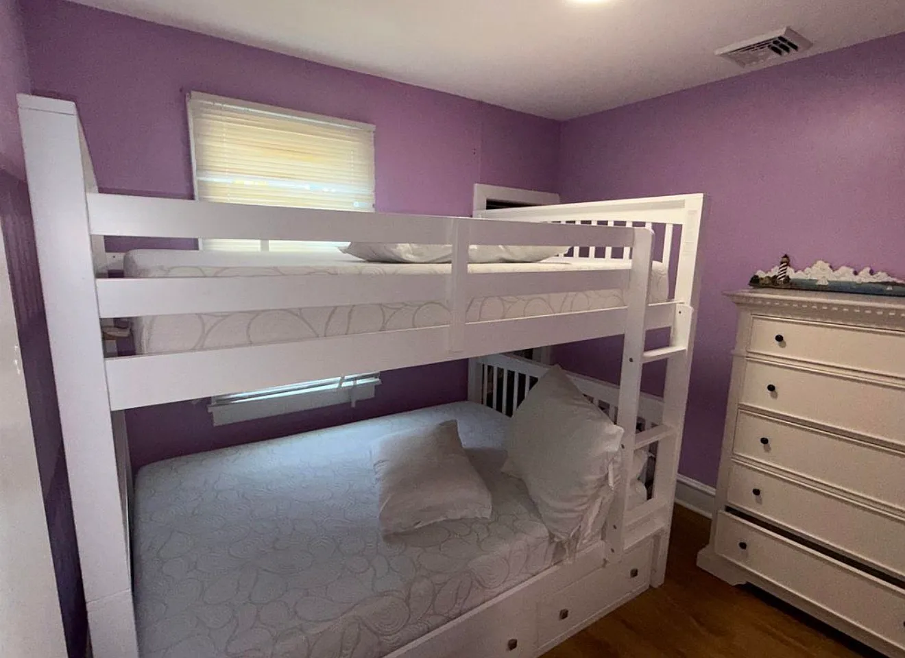 2 bed, 800 sqft, $2,100 — Photo 2