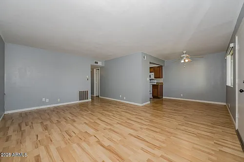 1702 W Tuckey Ln Photo 1