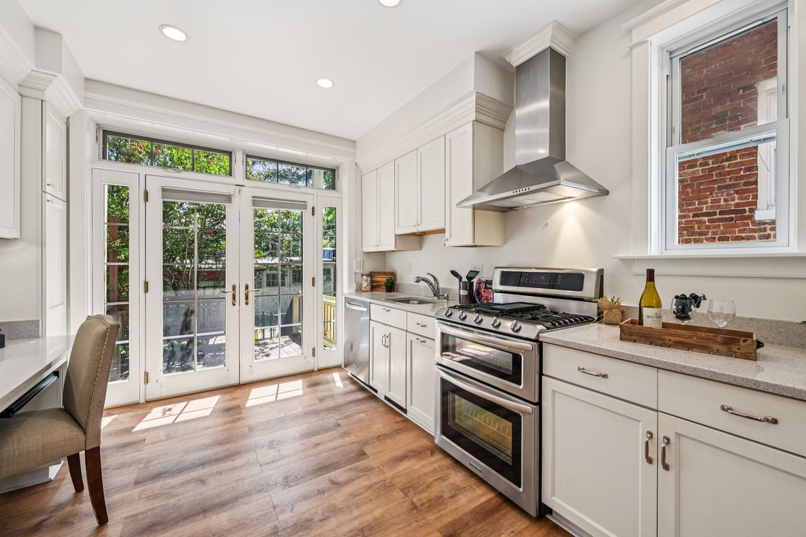 next background image