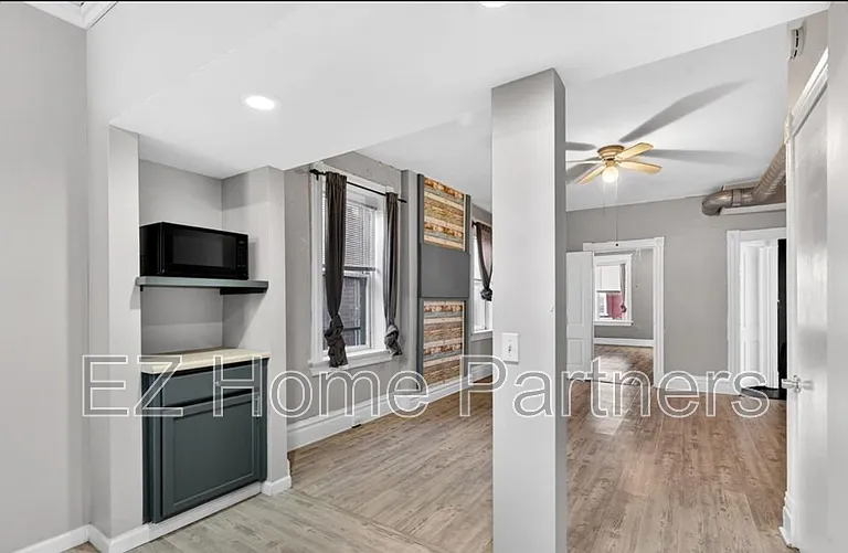 3005 S Compton Ave — Photo 10