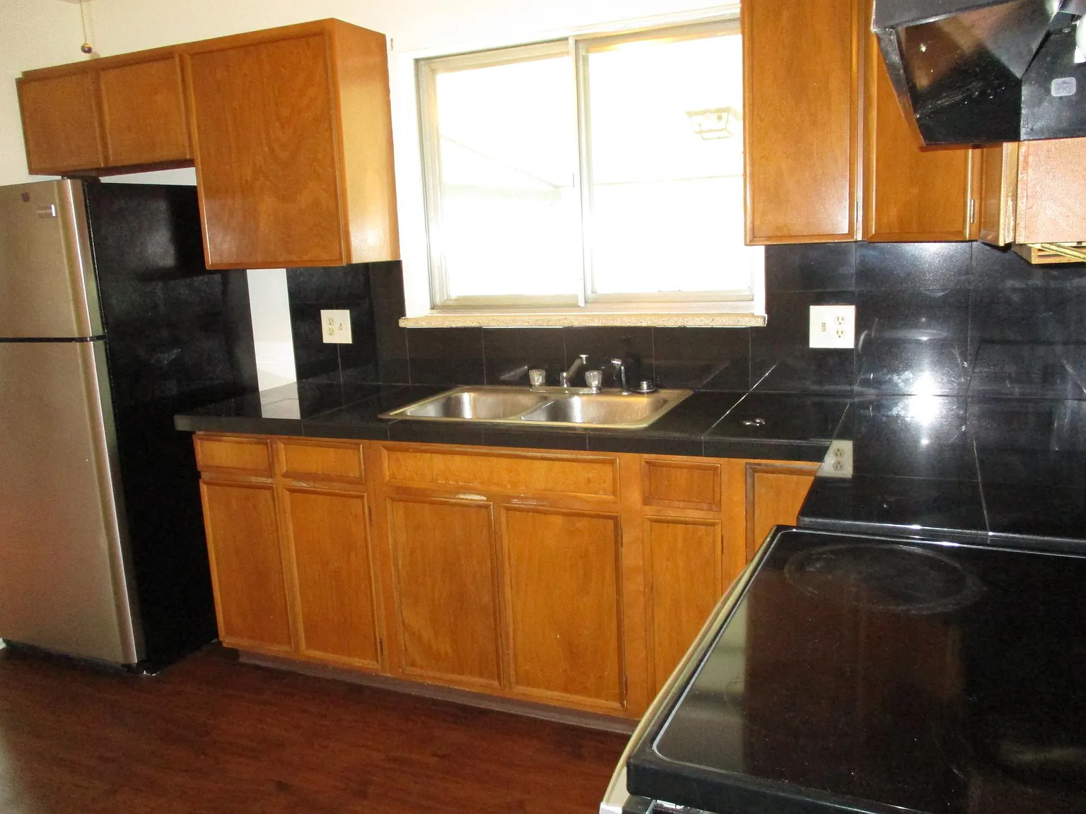 4 bed, 2200 sqft, $2,375 — Photo 3