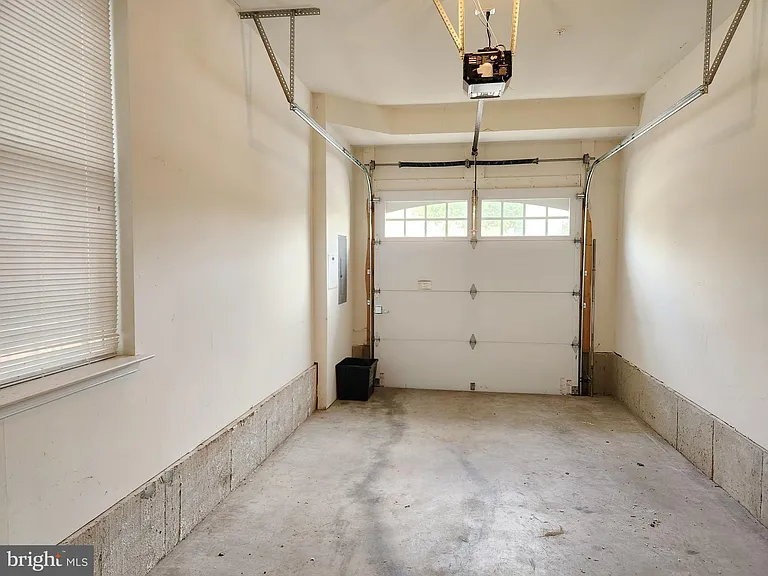 44115 Peirosa Ter — Photo 32