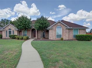 1508 Clear Creek Dr, Cleburne, TX 76033