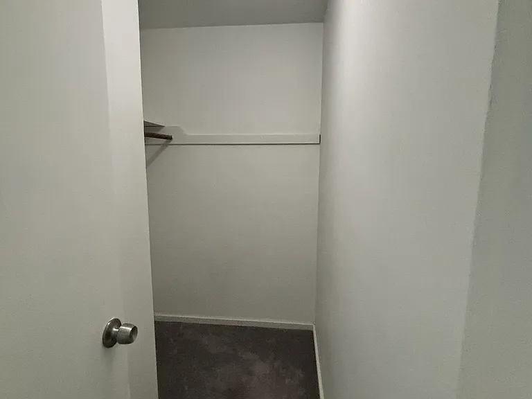 31 Vernon Ave — Photo 8