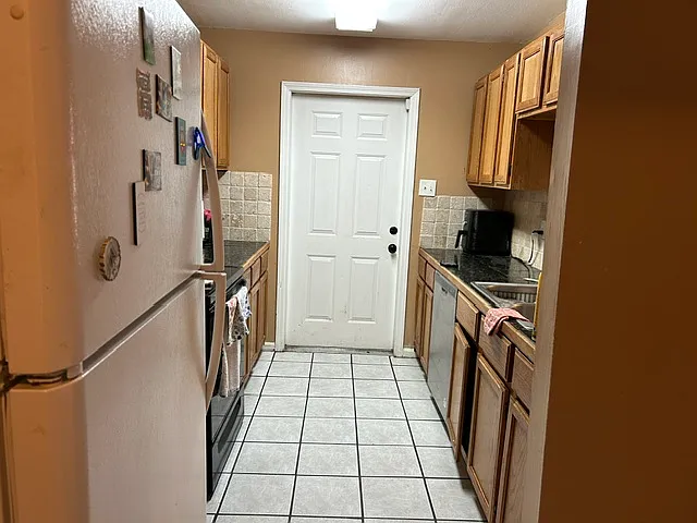 2 bed, 2.5 bath, 1260 sqft, $1,600 — Photo 4
