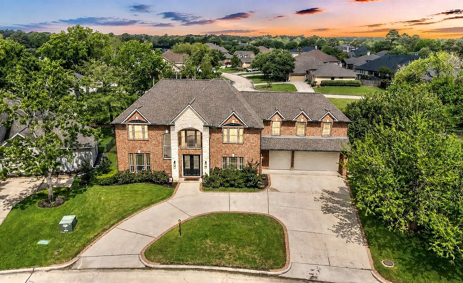 4 bed, 4.5 bath, 4181 sqft, $4,100 — Photo 1