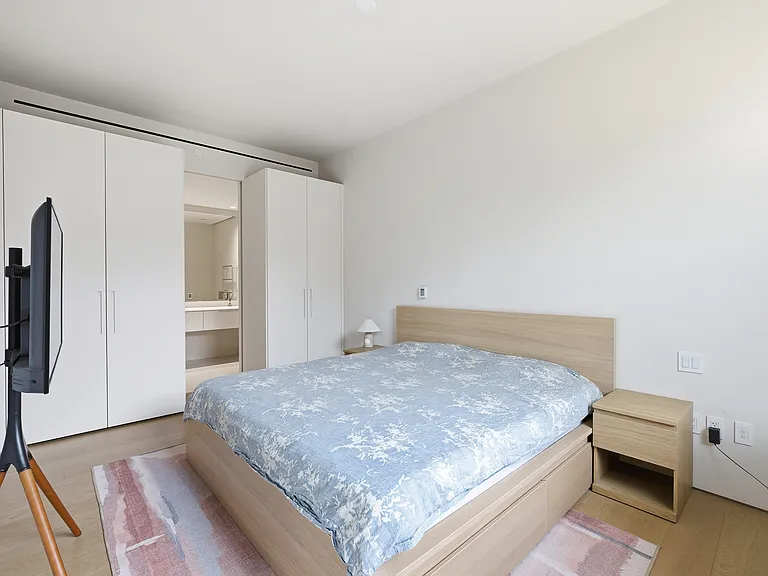 251 W 14th St #5C — Photo 14