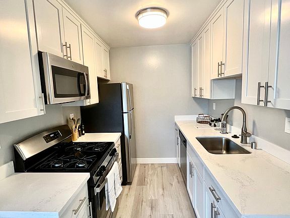 5th image of 1113 Haddon Dr APT 1