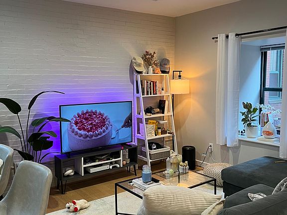 5th image of 1651 Washington St #207B