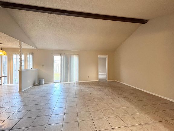 4th image of 6631 Briar Glade Dr