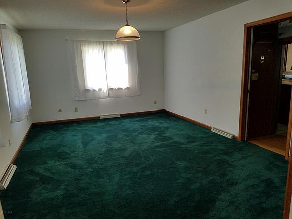 4th image of 27 Orton Dr