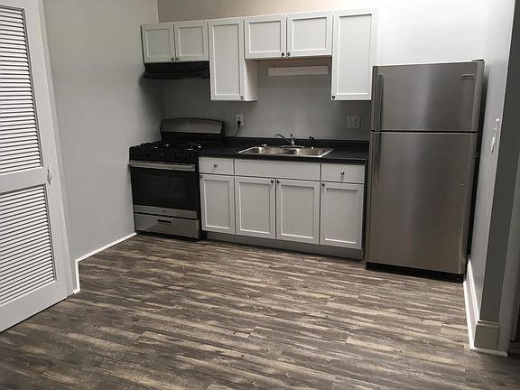 5th image of 139 1/2 E Lincoln Hwy APT 3