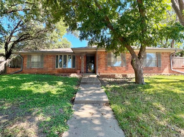 1008 Pine Tree Ln