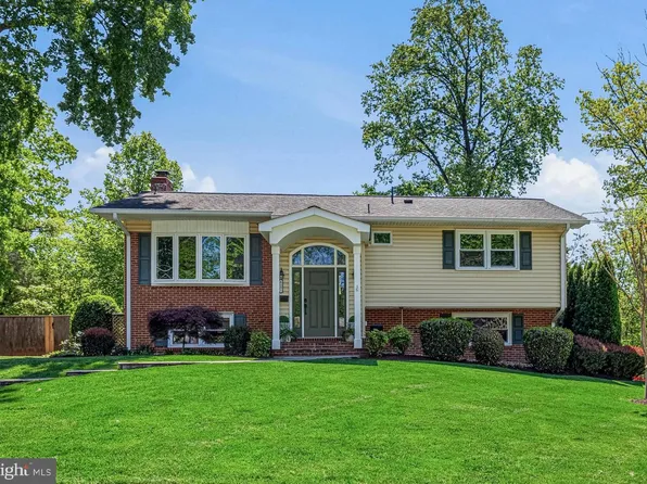 8231 McNeil St, Vienna, VA 22180