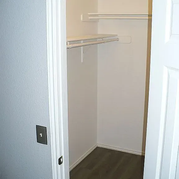 1200 Kenneys Way — Photo 4